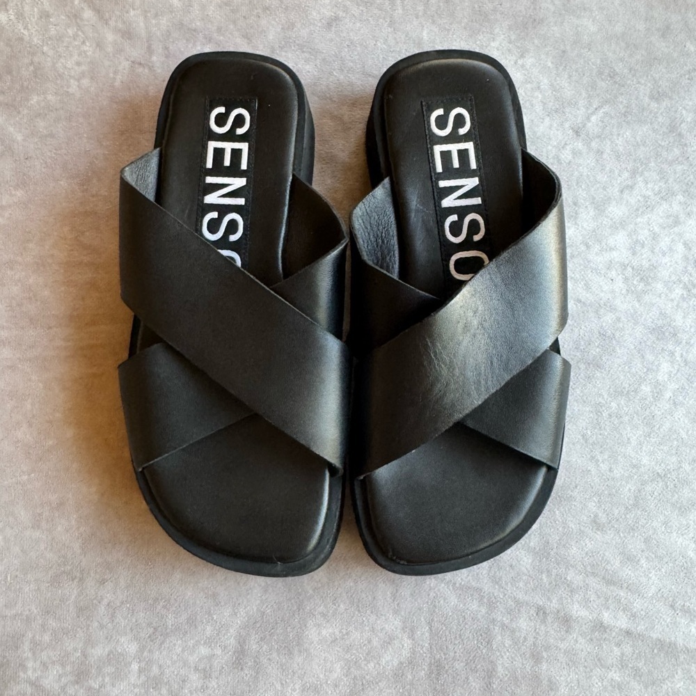 SENSO Black Criss-Cross Slides